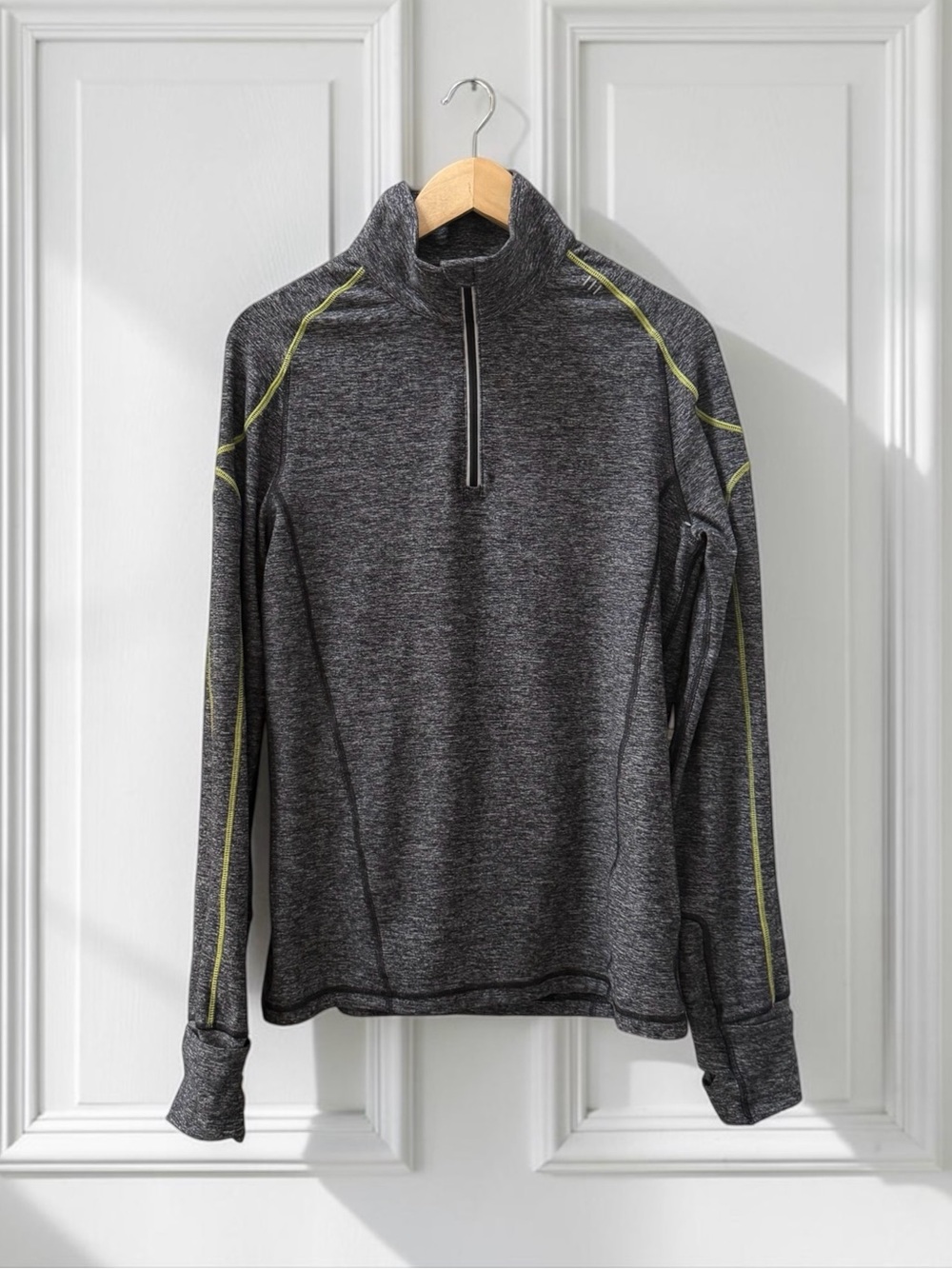 Lululemon Women’s Heather Grey Charcoal Quarter-Zip Performance Pullover! Size M
